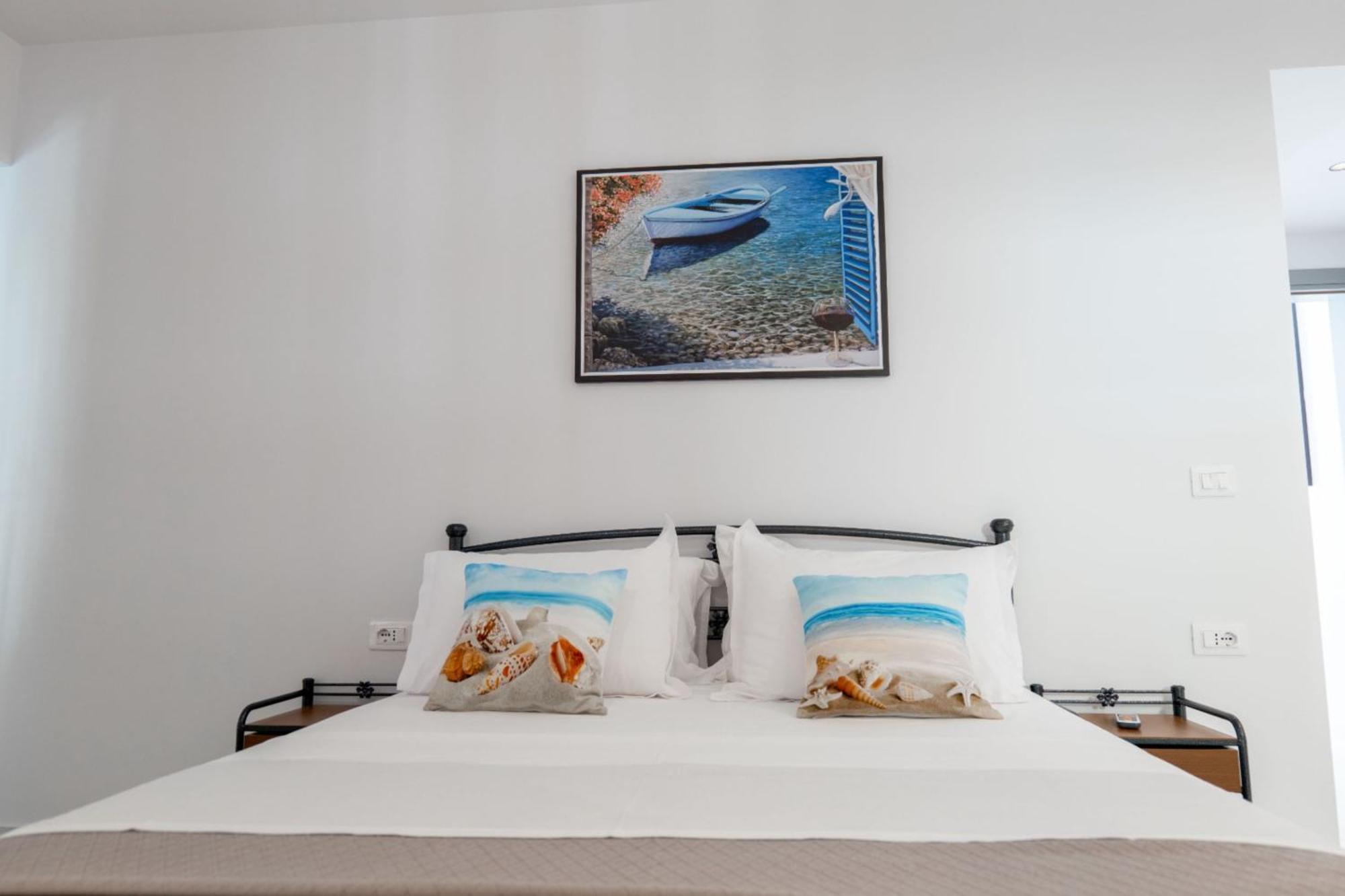Aleksandra Apartments Sarandë Buitenkant foto