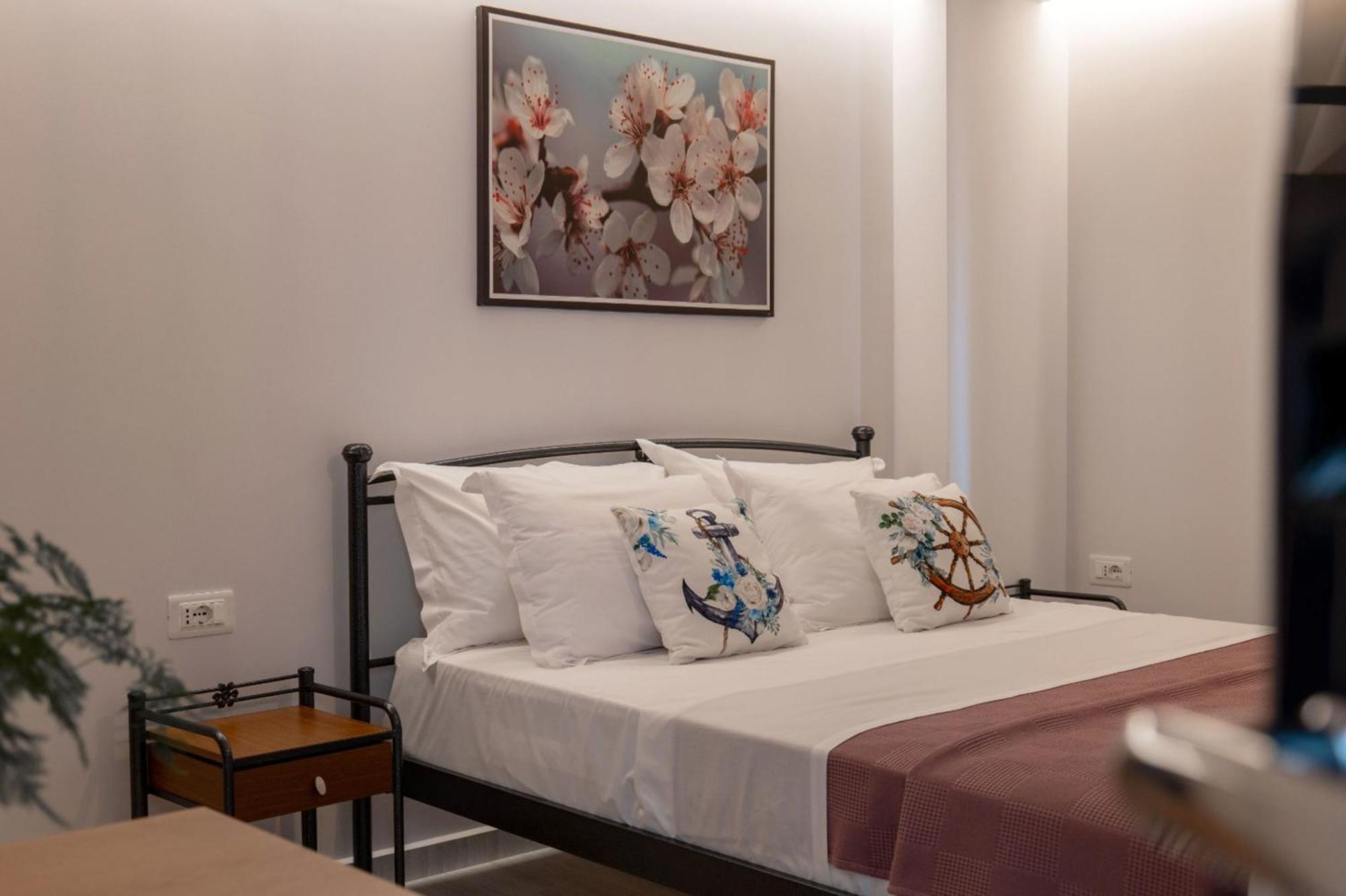 Aleksandra Apartments Sarandë Buitenkant foto