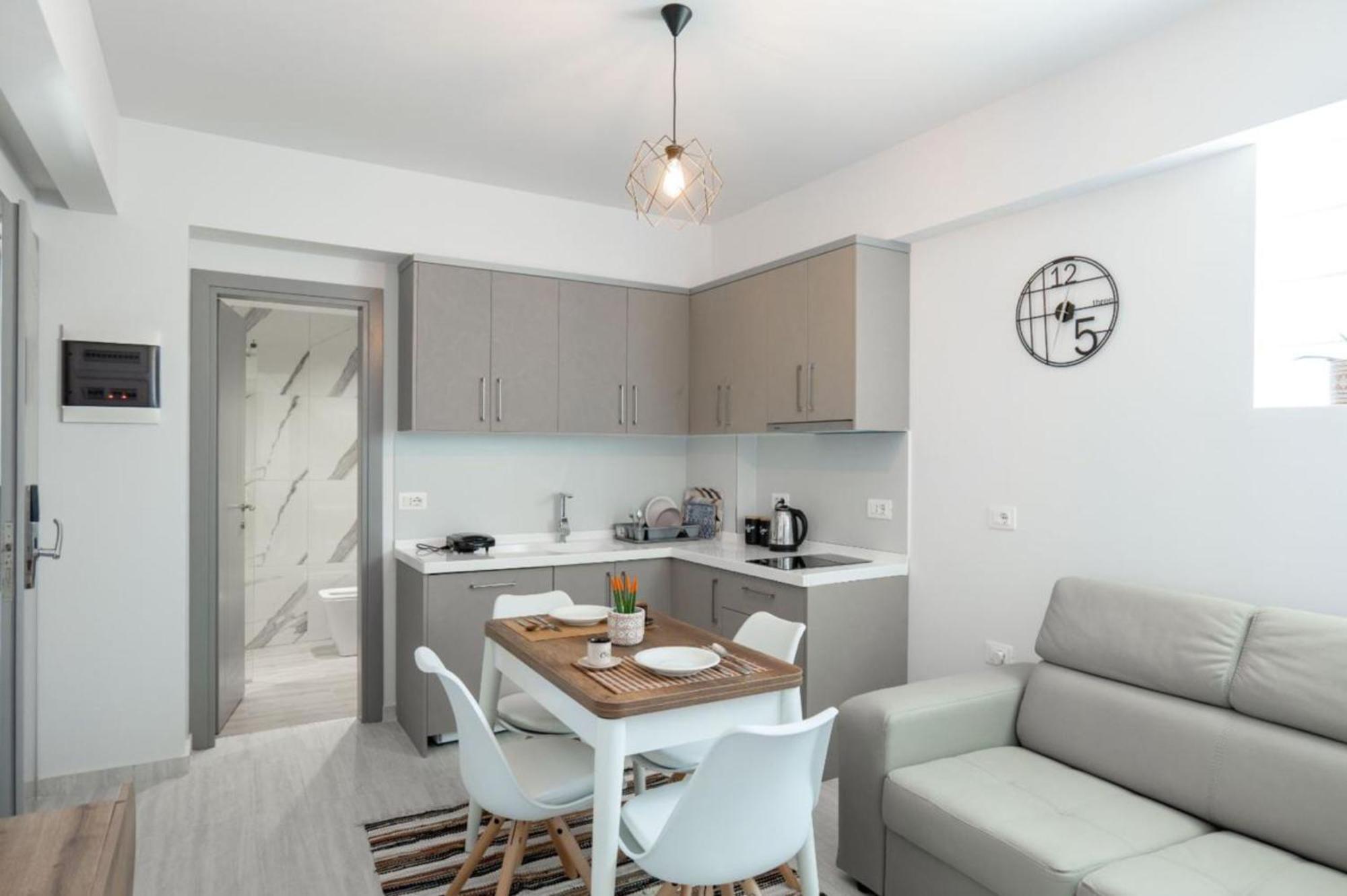 Aleksandra Apartments Sarandë Buitenkant foto